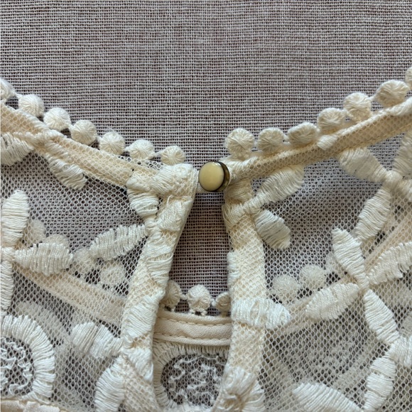 Cream lace boho blouse. - Picture 8 of 8